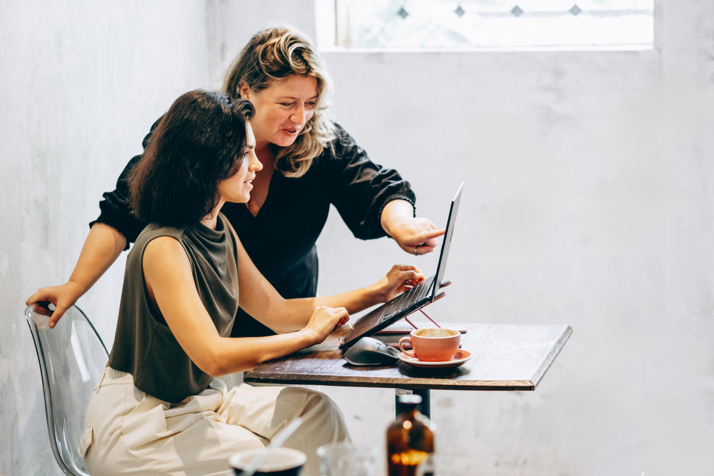 Mentorship, collaboration, digital work and female empowerment.