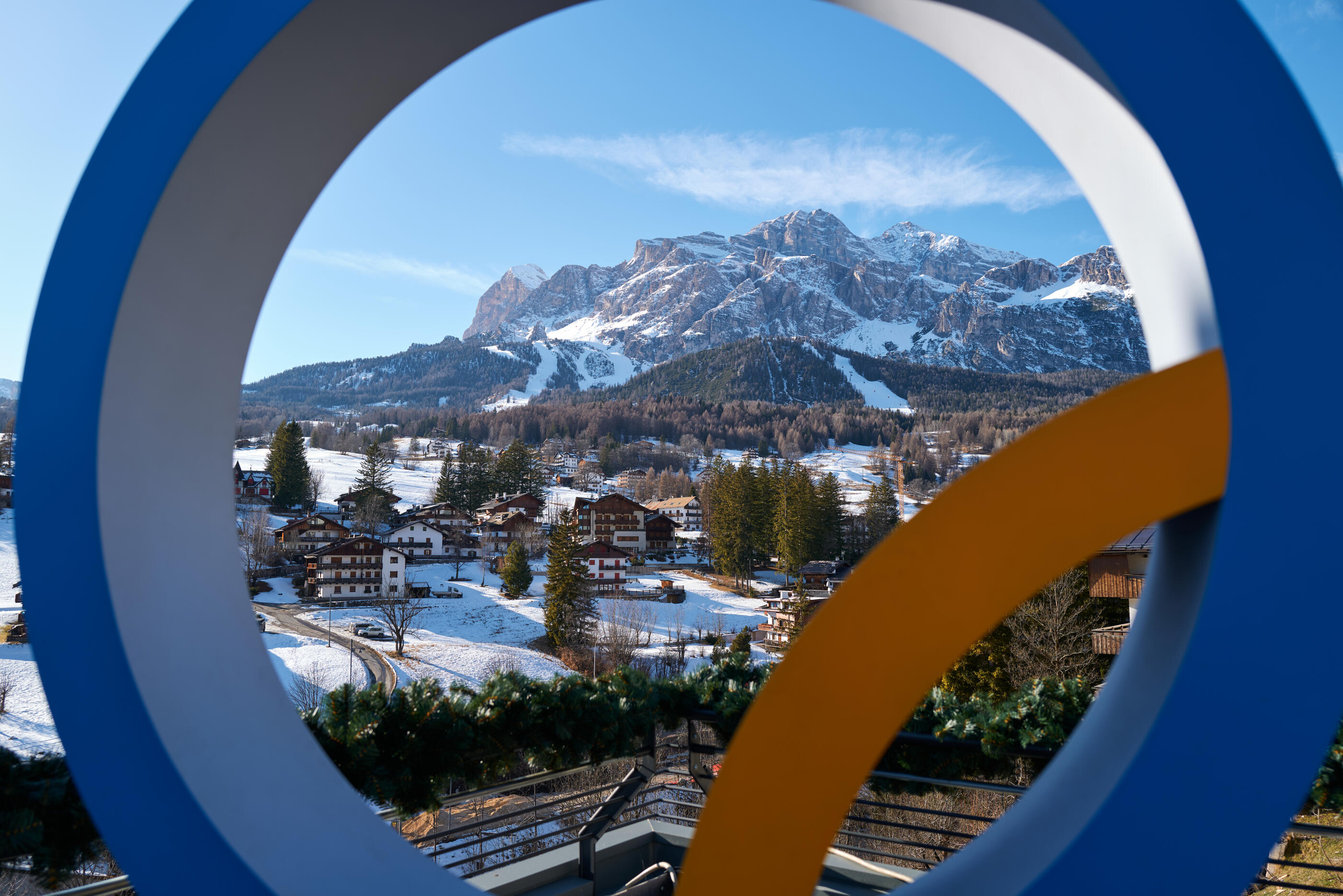 CORTINA D'AMPEZZO, ITALY - FEBRUARY 6: A general view of the Olympic rings in front of the Olympia delle Tofane ski run during Milano Cortina 2026 Winter Olympic Games - 1 Year To Go event on February 06, 2025 in Cortina d'Ampezzo, Italy. (Photo by Francesco Scaccianoce/Getty Images)