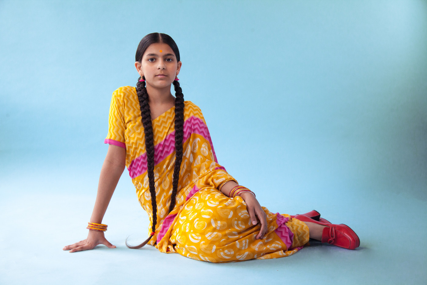 A Beautiful Newly Married Girl is Sitting in Sari and Ornamants. Editorial  Photography - Image of sari, girl: 193862322