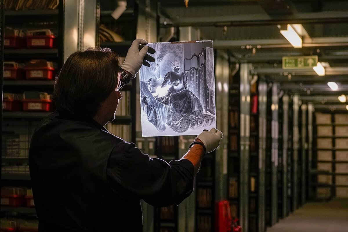 Glass Plate - Getty Images Hulton Archive